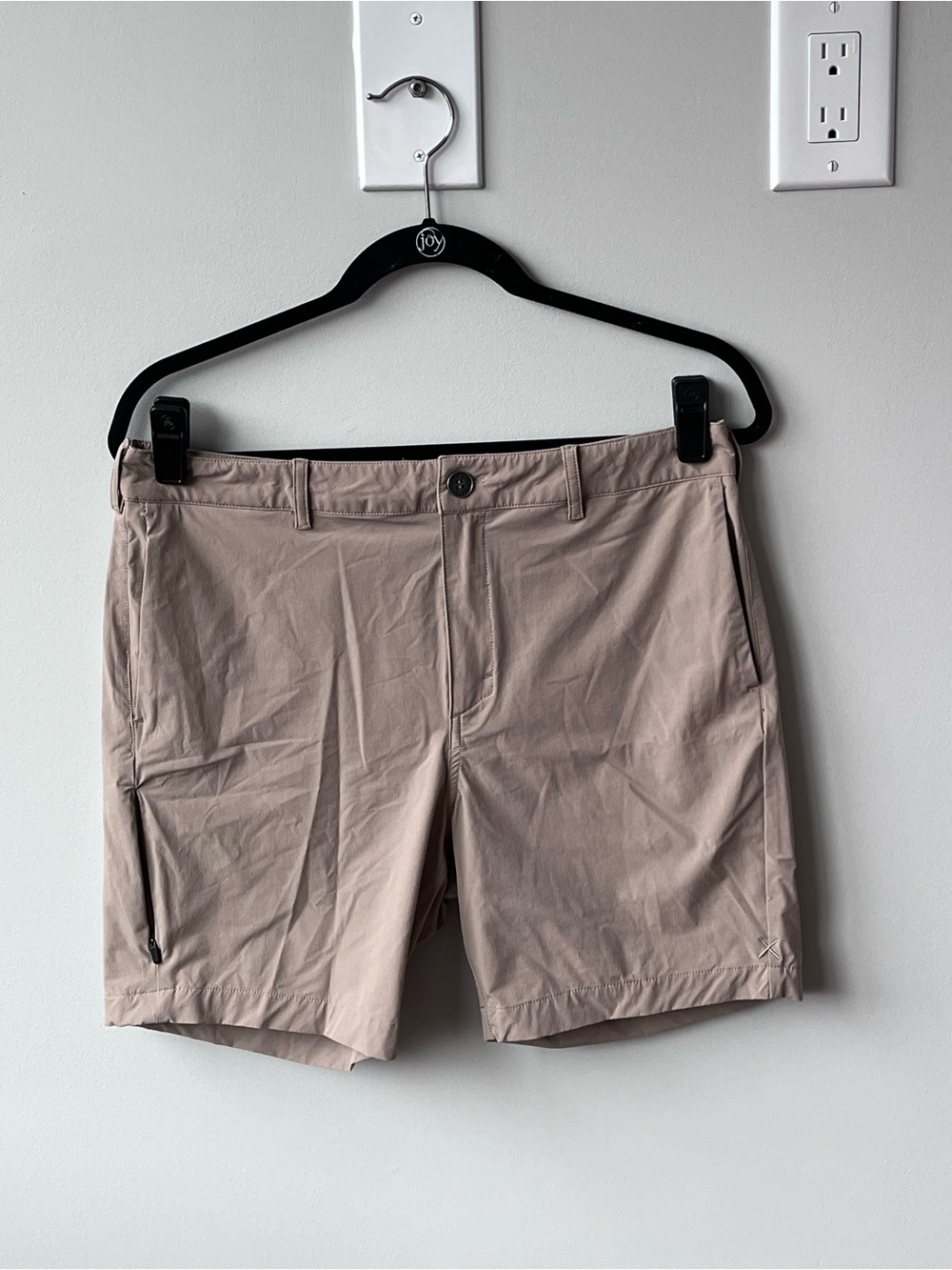 CUTS AO Hybrid Quick Dry Slim Fit Shorts 7” Men’s 30 Khaki Tan Stretch Pockets